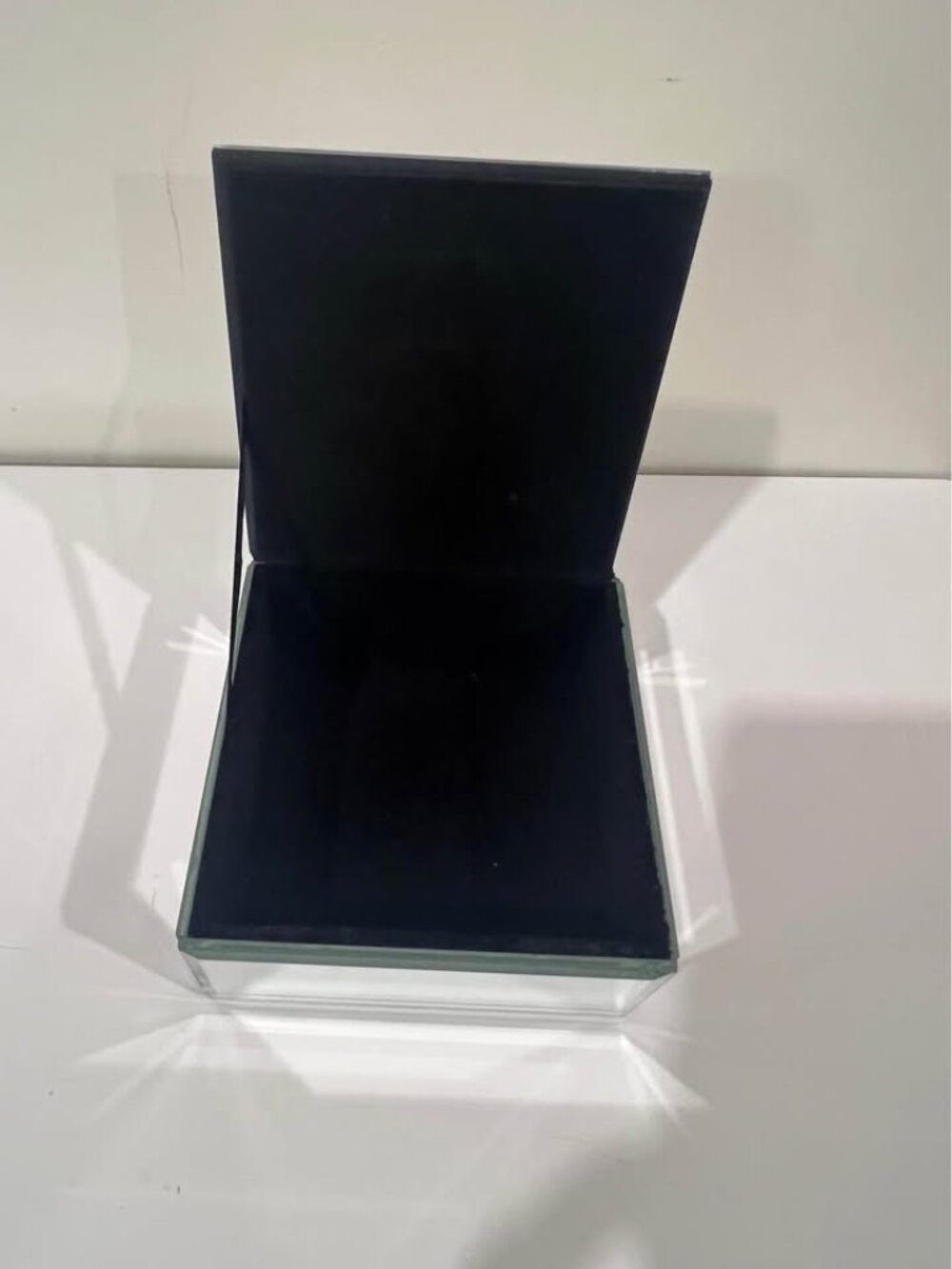 NEW Mirrored Box - Picture 3 of 3